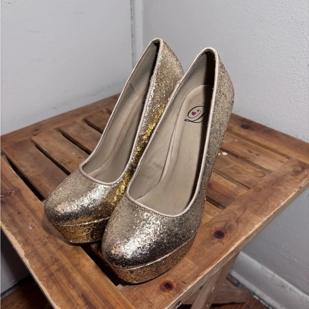 D Heart Gold Glitter Stiletto Platform Heels